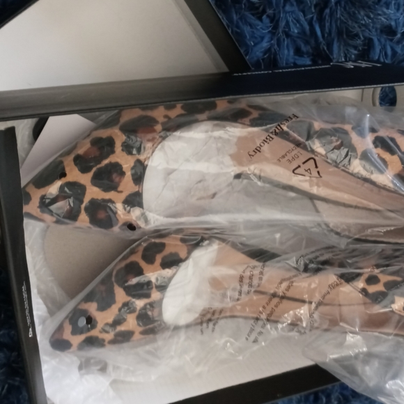 Size 9 Leopard Pumps!! - Picture 6 of 6